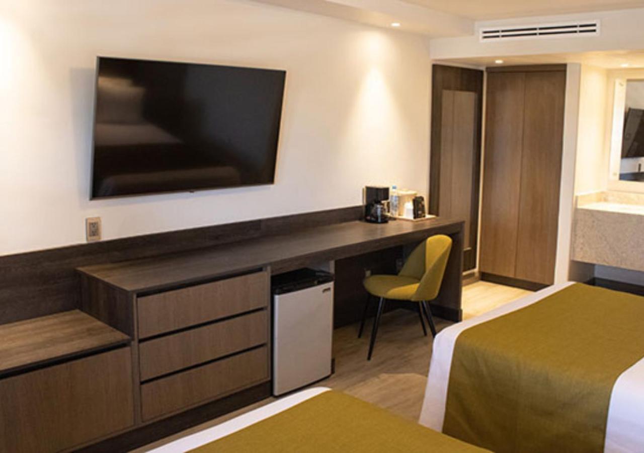 Hotel Calafia Мехикали Екстериор снимка
