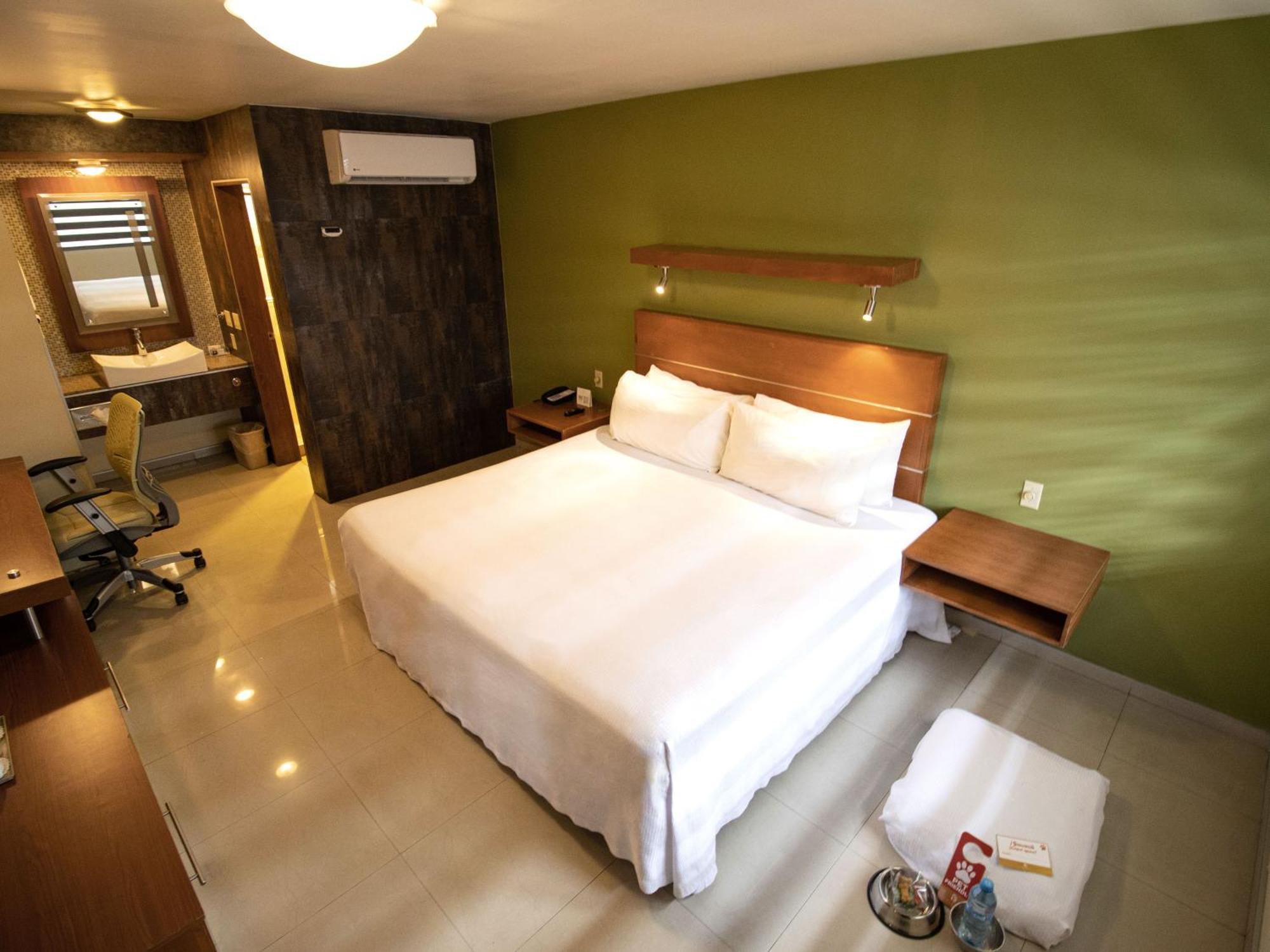 Hotel Calafia Мехикали Екстериор снимка