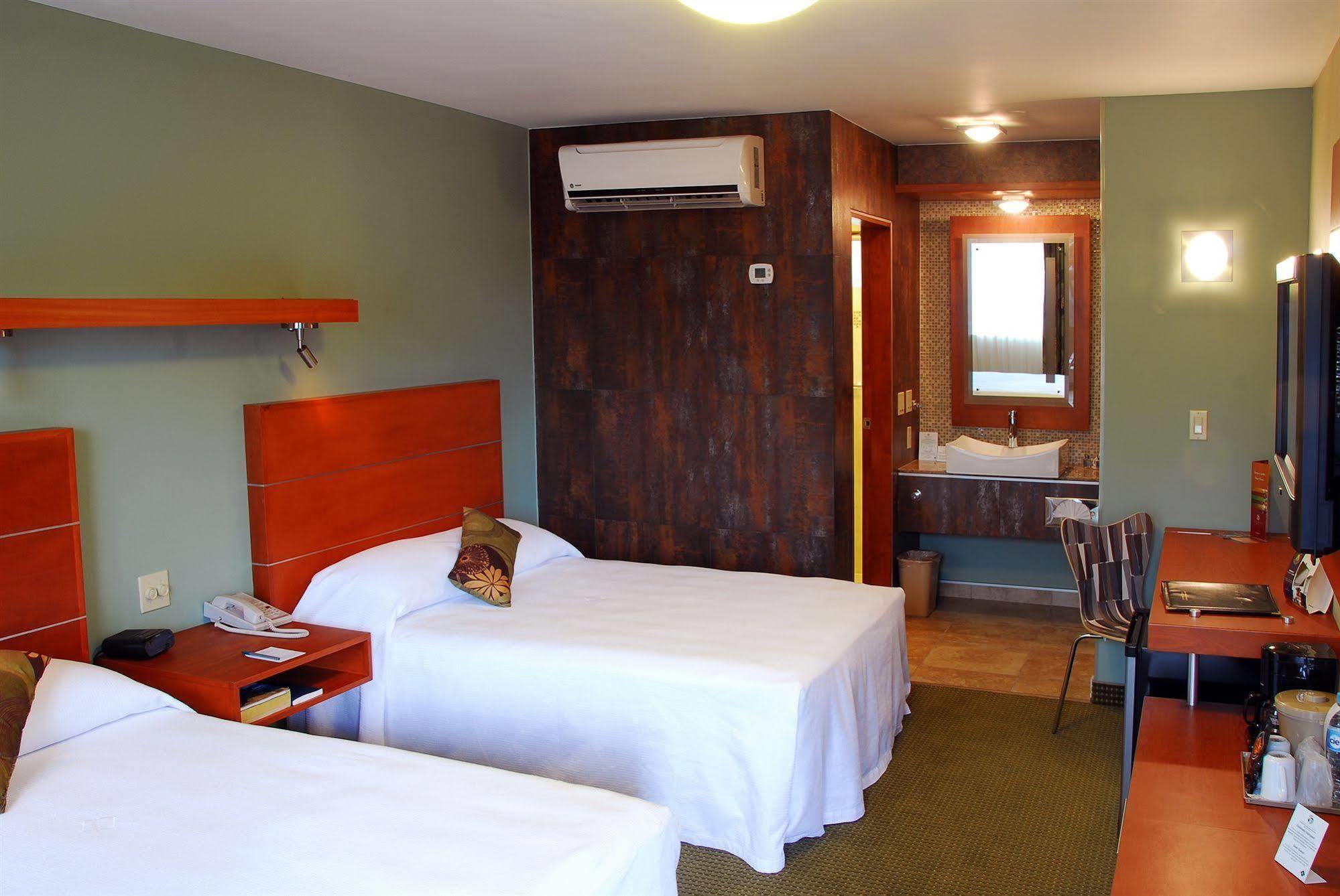 Hotel Calafia Мехикали Екстериор снимка