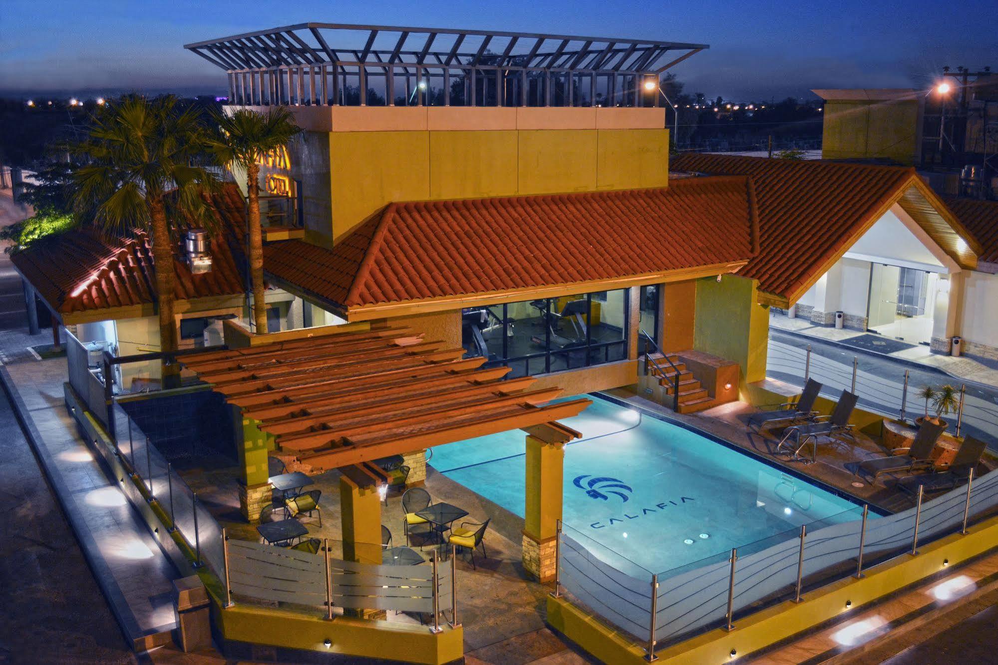 Hotel Calafia Мехикали Екстериор снимка